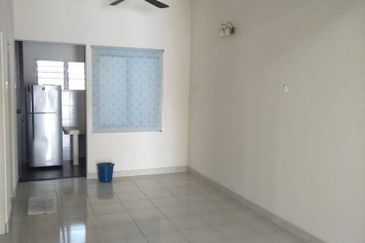Ipoh pengkalan tiara partial furnished double storey house for rent