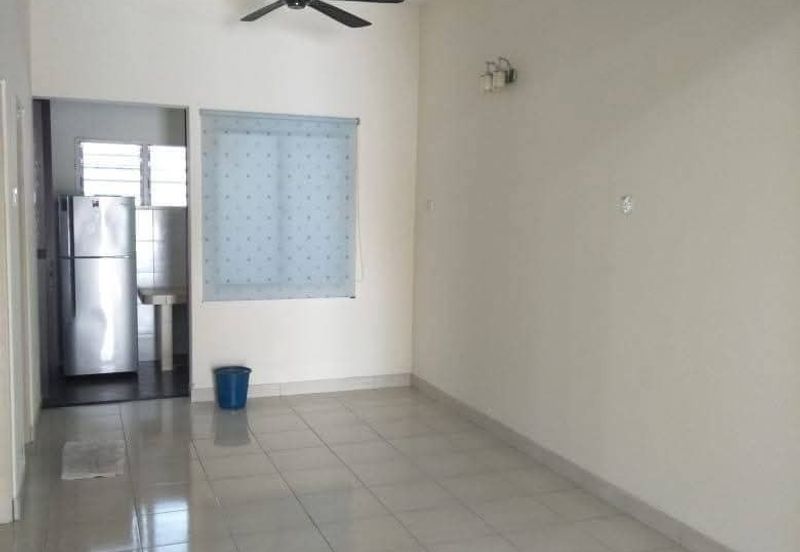 Ipoh pengkalan tiara partial furnished double storey house for rent