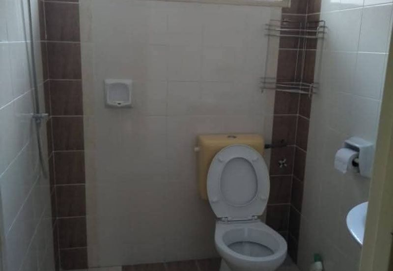 Ipoh pengkalan tiara partial furnished double storey house for rent