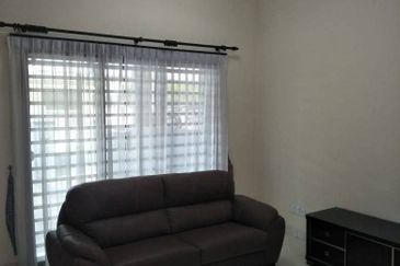 Ipoh pengkalan tiara partial furnished double storey house for rent