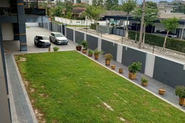 Ipoh canning garden taman chateau 2 sty bungalow house for rent