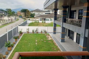 Ipoh canning garden taman chateau 2 sty bungalow house for rent