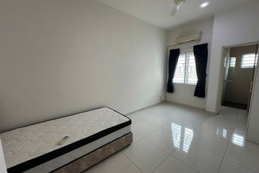 Ipoh botani gated guarded fully furnished double storey house for rent