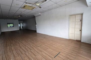 Ipoh gunung view renovated double storey shoplot for sale
