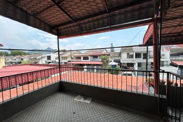 Ipoh canning garden double storey semi-d house for rent
