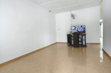 Ipoh first garden renovated extended single storey house for sale