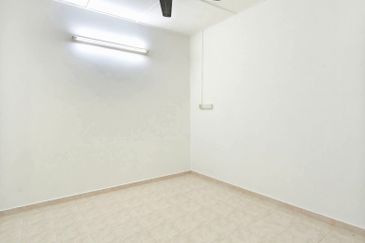 Ipoh first garden renovated extended single storey house for sale