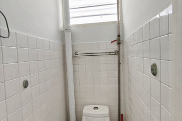 Ipoh first garden renovated extended single storey house for sale