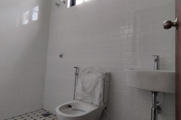 Ipoh pasir puteh taman sinfar 2 sty bungalow corner house for sale