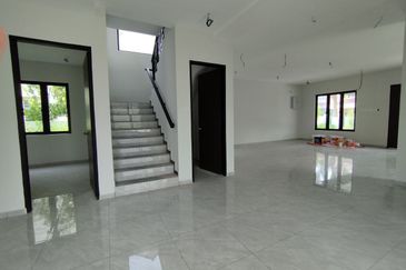 Ipoh pasir puteh taman sinfar 2 sty bungalow corner house for sale