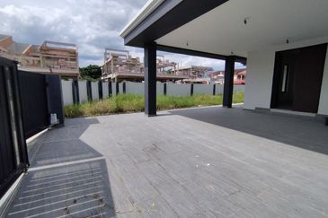 Ipoh pasir puteh taman sinfar 2 sty bungalow corner house for sale