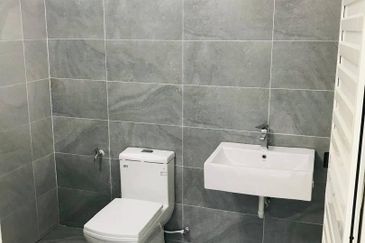 Ipoh botani panorama lapangan partial furnished 2.5 sty house for rent