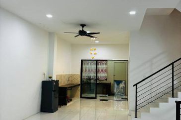 Ipoh botani panorama lapangan partial furnished 2.5 sty house for rent