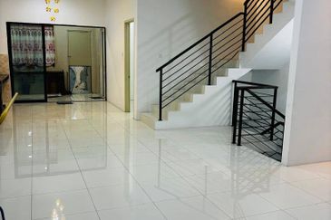 Ipoh botani panorama lapangan partial furnished 2.5 sty house for rent