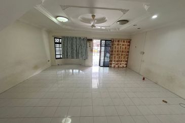Ipoh garden south partial furnished single storey semi-d house for rent