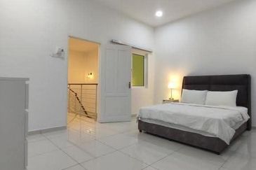Ipoh botani beringin fully furnished  double storey corner house for rent