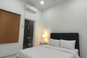 Ipoh botani beringin fully furnished  double storey corner house for rent