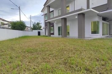 Ipoh botani beringin fully furnished  double storey corner house for rent