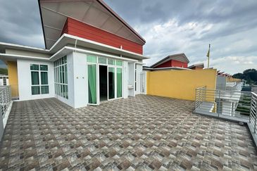 Ipoh lahat mines fully furnished  3 storey bungalow house for rent
