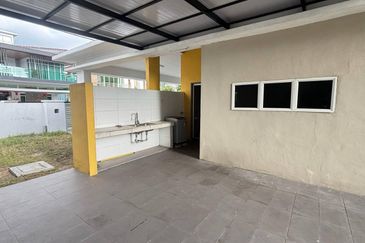 Ipoh lahat mines fully furnished  3 storey bungalow house for rent