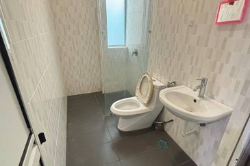 Ipoh lahat mines fully furnished  3 storey bungalow house for rent