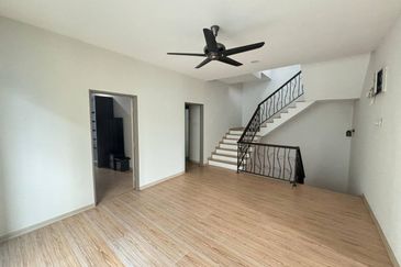 Ipoh lahat mines fully furnished  3 storey bungalow house for rent