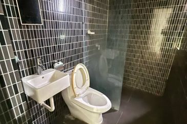 Ipoh lahat mines fully furnished  3 storey bungalow house for rent