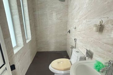 Ipoh lahat mines fully furnished  3 storey bungalow house for rent