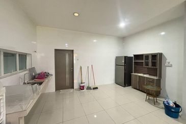 Ipoh lahat mines fully furnished  3 storey bungalow house for rent