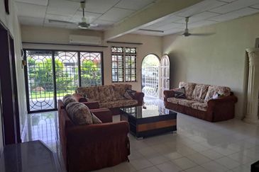 Ipoh bercham bandar baru putra fully furnished single storey corner house for rent
