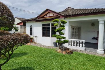 Ipoh bercham bandar baru putra fully furnished single storey corner house for rent
