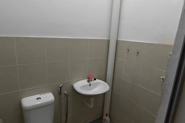 Ipoh meru chepor partial furnished double storey house for rent