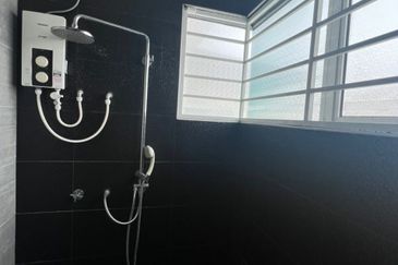 Ipoh botani beringin partial furnished 2 storey house for rent