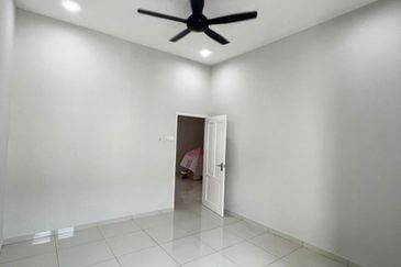 Ipoh botani beringin partial furnished 2 storey house for rent