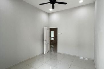 Ipoh botani beringin partial furnished 2 storey house for rent