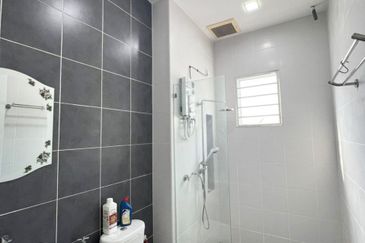 Ipoh botani beringin partial furnished 2 storey house for rent