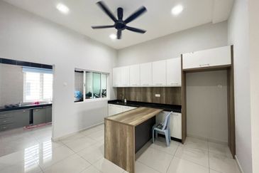 Ipoh botani beringin partial furnished 2 storey house for rent