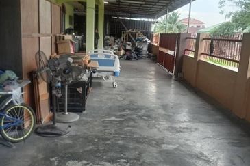 Ipoh buntong renovated single storey bungalow house for sale