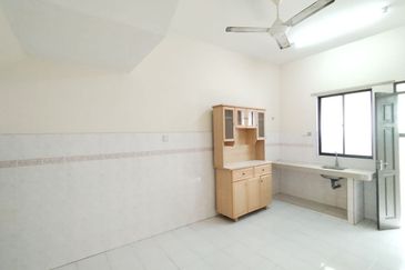 Ipoh garden east partial furnished double storey house for rent