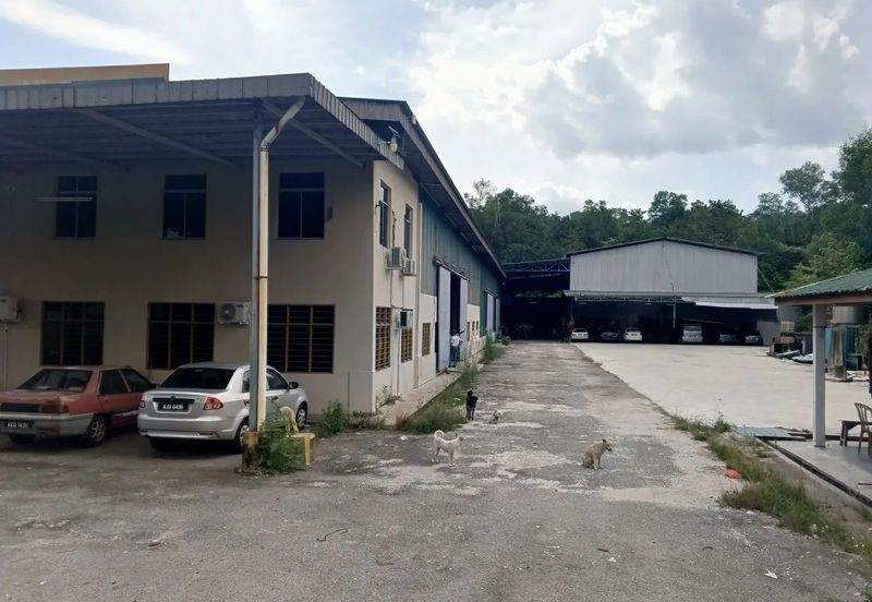 Ipoh lahat super big renovated bungalow factory for rent