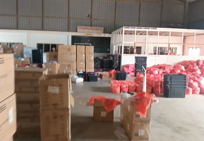 Ipoh lahat super big renovated bungalow factory for rent