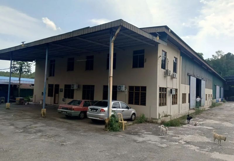 Ipoh lahat super big renovated bungalow factory for rent