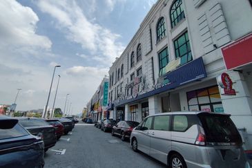 Ipoh simee bond square 3 storey shoplot for sale