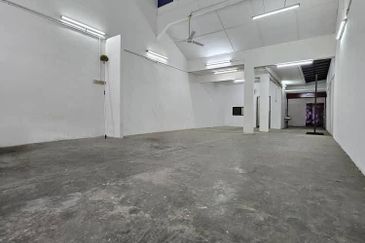 Ipoh pasir pinji nice location ground floor shoplot for rent