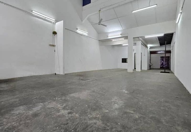 Ipoh pasir pinji nice location ground floor shoplot for rent