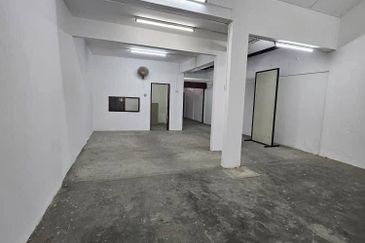 Ipoh pasir pinji nice location ground floor shoplot for rent