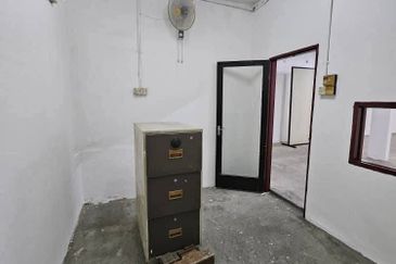 Ipoh pasir pinji nice location ground floor shoplot for rent