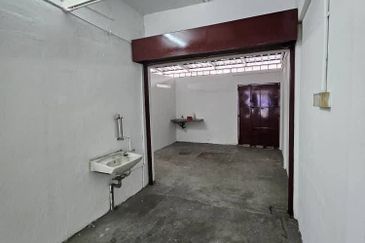 Ipoh pasir pinji nice location ground floor shoplot for rent