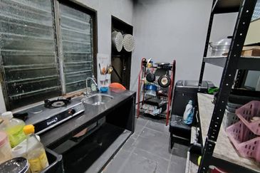 Perak batu gajah metro pengkalan fully furnished double storey house for rent