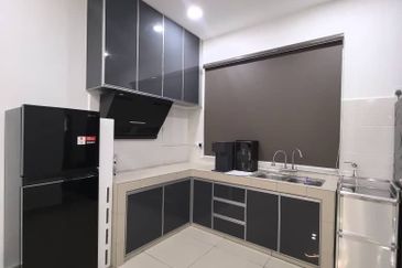 Ipoh lahat mossey hill  renovated double storey inter corner house for sale